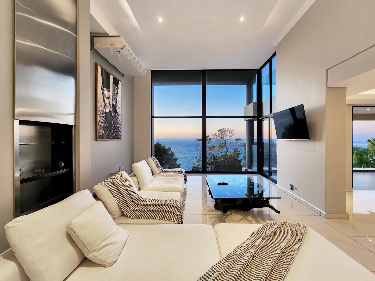 7 Bedroom Property for Sale in Llandudno Western Cape